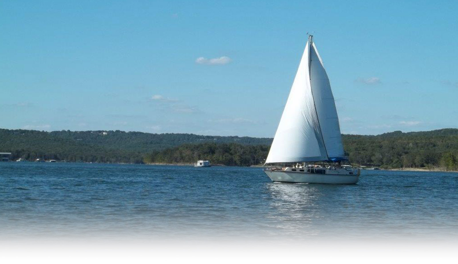 Yacht - Table Rock Lake